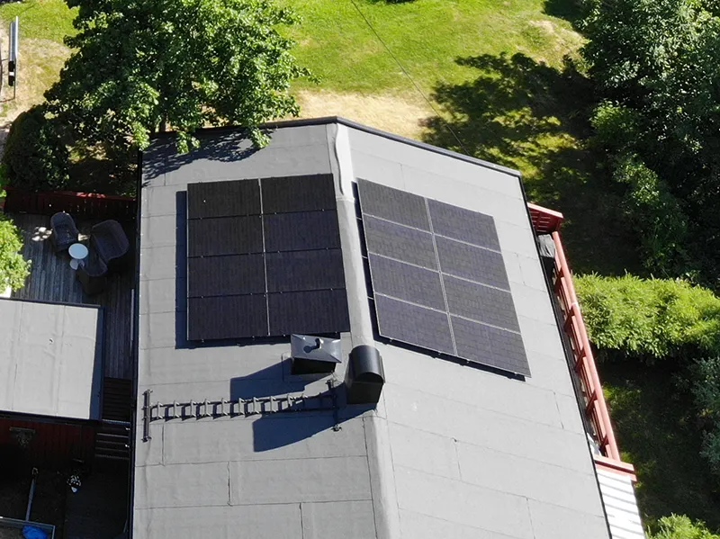 Solcellepaneler på rekkehus