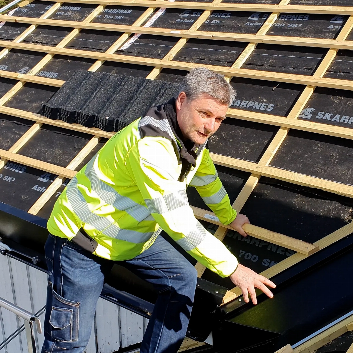 Roy Magnesholen på et kundetak